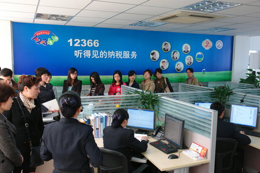 �����������˵�λ����Ͷ���ϵ��ȡ�õ�һ���Բ�������